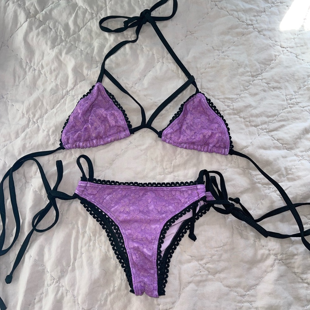 Lilac bikini - Picture 2 of 4